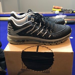 Excellent condition men’s Nike’s. Worn one time